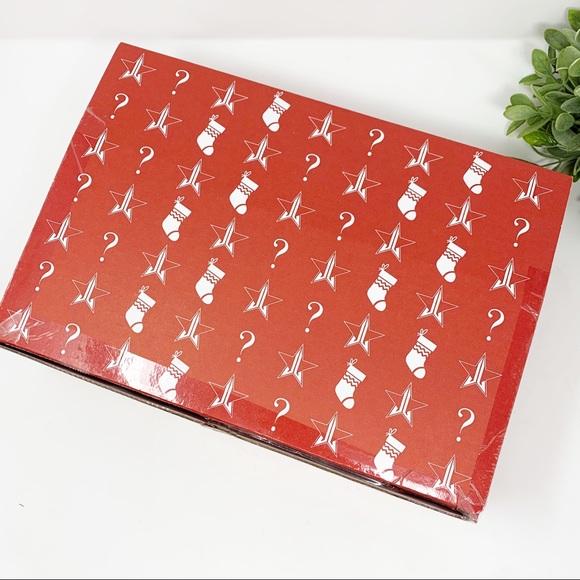 Jeffree Star Other - Jeffree Star Deluxe Box peppermint palette 8 items